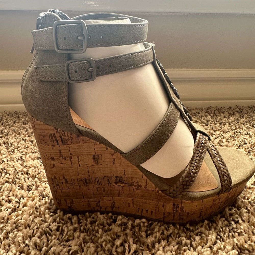 Women’s Size 6 Wedge Platform Shoes